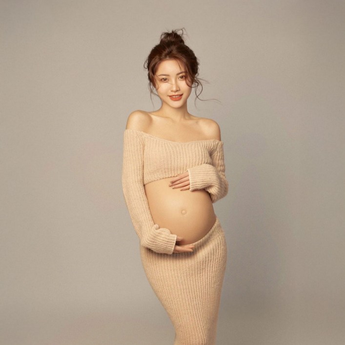 데일리인 만삭 크롭티 임산부 사진 셀프 촬영 옷 크롭 니트 주수 긴팔 오프 숄더 데일리인 만삭 크롭티 임산부 사진 셀프 촬영 옷 크롭 니트 주수 긴팔 오프 숄더