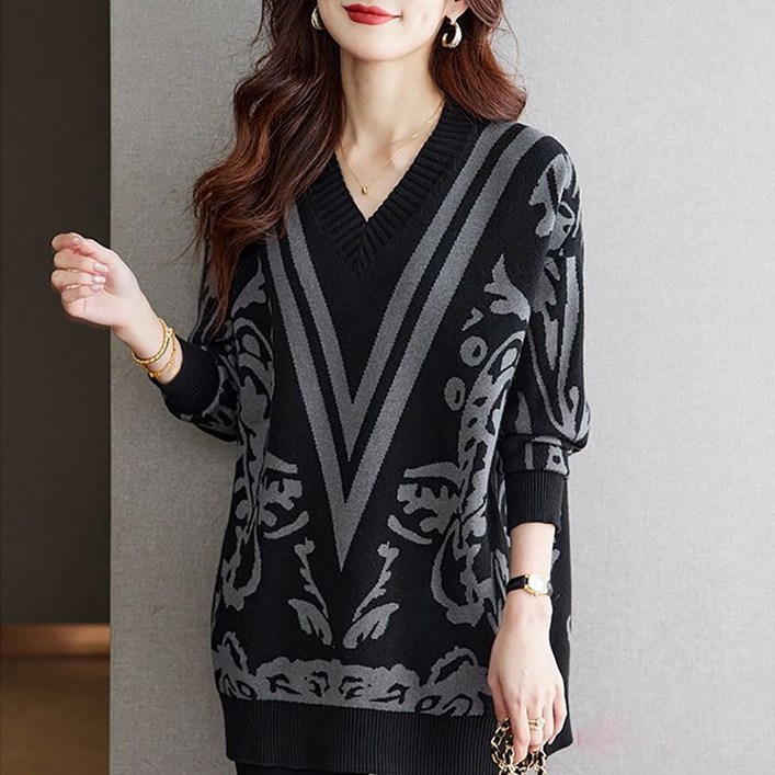 ROYALBELLE 여성 브이넥 루즈핏 패턴 디자인 롱 캐주얼 데일리 빅사이즈 편한 티셔츠 U0083022