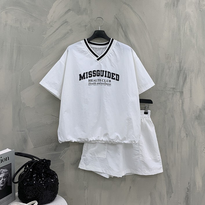 행복여 미스 브이 레터링 배색 캐쥬얼 바스락 밴딩 반바지 세트
