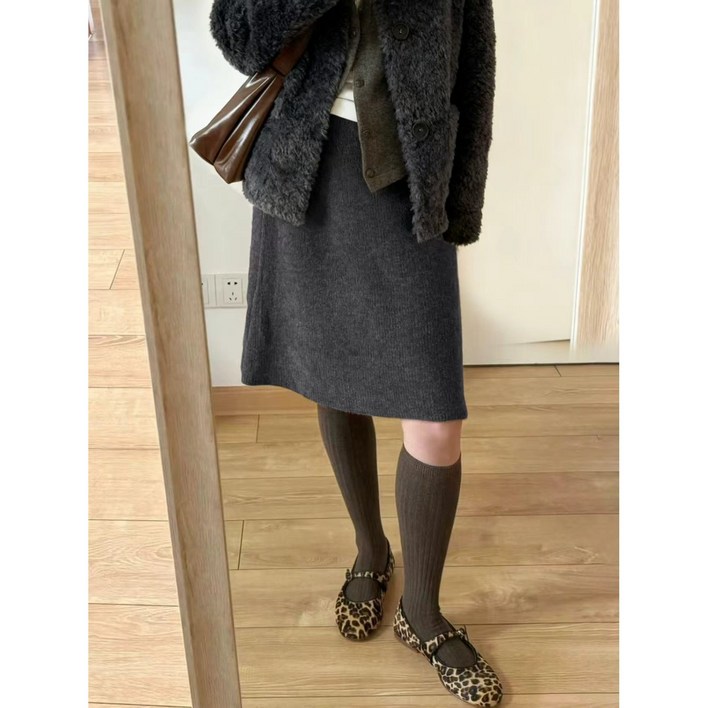 제이씨엠 JCM581 여성 A라인 5부 밴딩 골지 니트 미디스커트