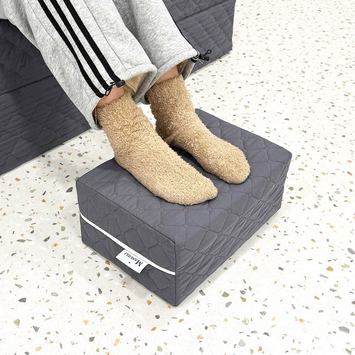 마누엘리 국내생산 사무실 책상 식탁 의자 쇼파 다용도 발받침대 다리받침대 풋레스트 발쿠션, 챠콜