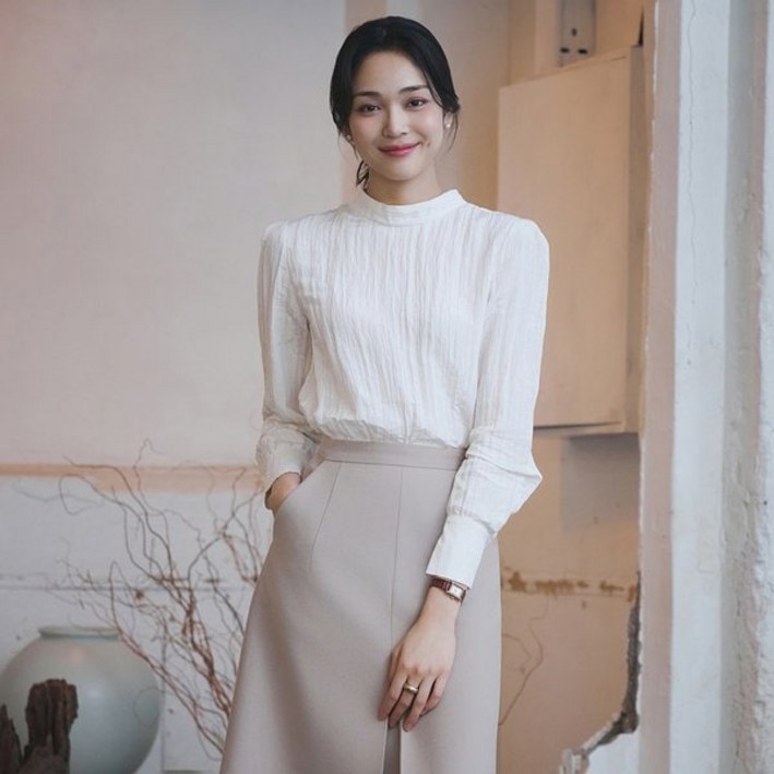 백화점 정품 잇미샤 24 FW 반하이넥 블라우스 ITOBZBL830