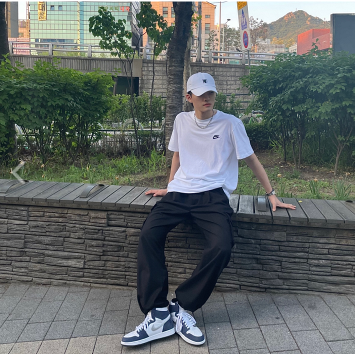 나이키 일반 자수 퓨추라 반팔 티셔츠 AR4997 나이키 일반 자수 퓨추라 반팔 티셔츠 AR4997