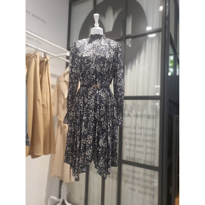 [듀엘] DEWE 단아한 나염 벨티드 원피스 D224MSE053  NC일산