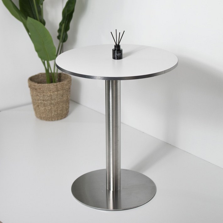 원형 카페 테이블