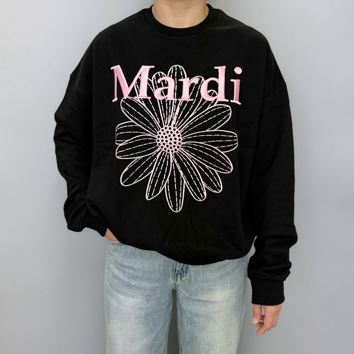 국내매장판 마르디 메크르디 플라워마르디 니들워크 자수 맨투맨 블랙핑크 FLOWERMARDI NEEDLEWORK BLACK PINK