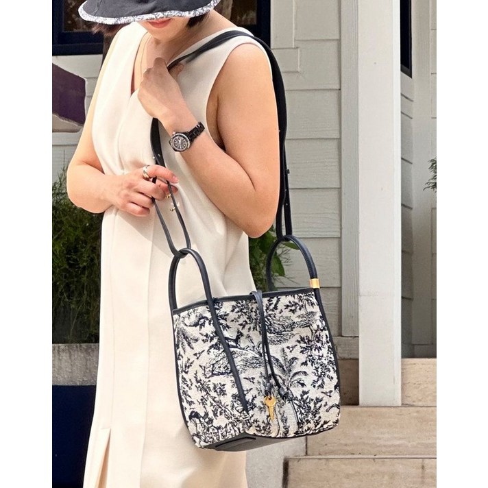 정품 헤지스 ACC HIBA5F674N3뜨왈드주이H.Toile 시그니처 H 뜨왈 자카드 토트겸 숄더백 M 균일가 딜