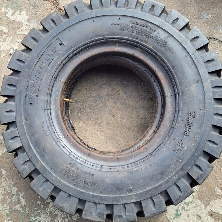 지게차타이어중국산 70012튜브 후랩오비포함