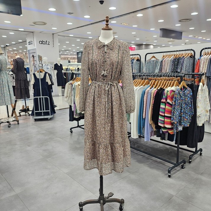 써스데이아일랜드 써스데이아일랜드  A라인 패턴 중기장 원피스 T246MOP144WCA