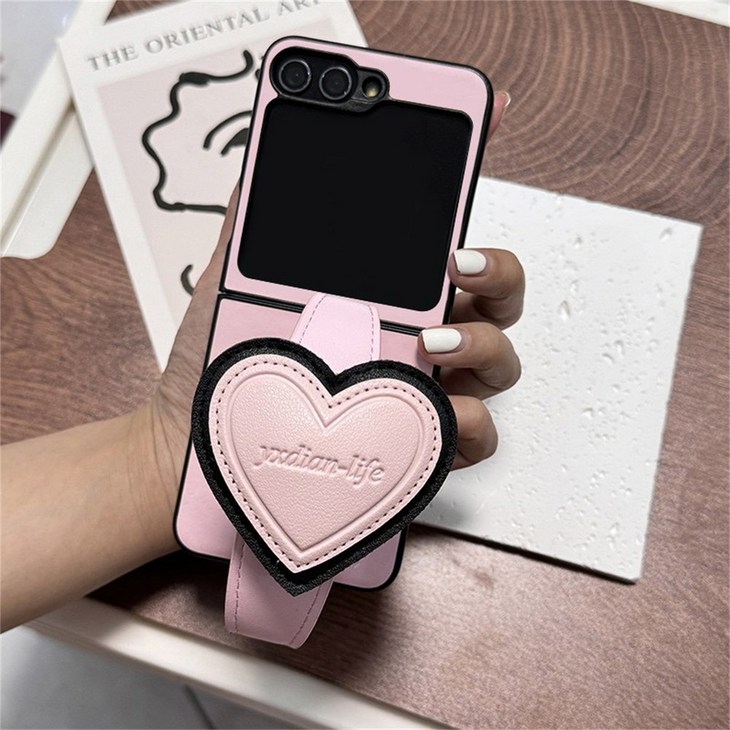 패션 한국 인스 핑크 브라운 블랙 엣지 러브 하트 케이스 갤럭시 플립 5G 플립5 Z플립7용 손목 스트랩 포함