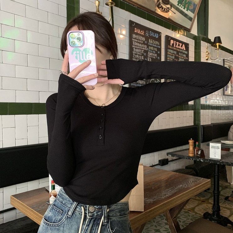 허니데일 여자 긴팔 크롭 헨리넥티셔츠 슬림핏 허니데일 여자 긴팔 크롭 헨리넥티셔츠 슬림핏