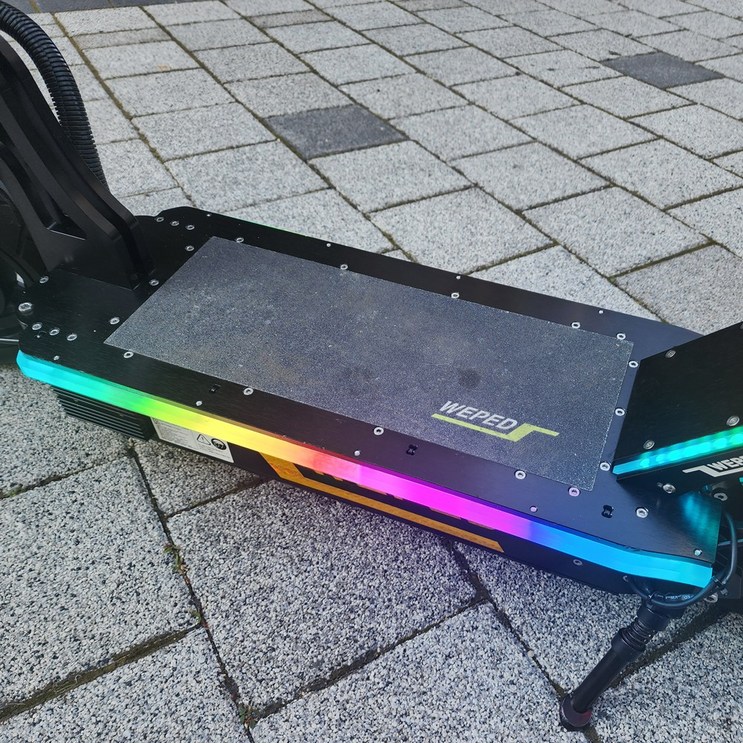 위페드 전동킥보드 발판 LED 사이드 볼륨업 위페드 전동킥보드 발판 LED 사이드 볼륨업